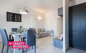 Contemporary Apartment In Sturla By Wonderful Italy
